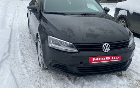 Volkswagen Jetta VI, 2011 год, 680 000 рублей, 4 фотография