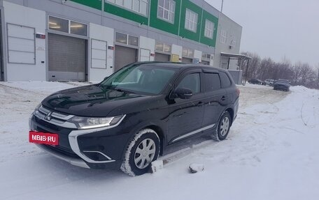 Mitsubishi Outlander III рестайлинг 3, 2018 год, 1 930 000 рублей, 8 фотография