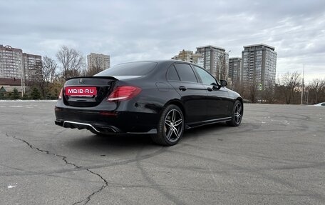 Mercedes-Benz E-Класс, 2019 год, 3 800 000 рублей, 4 фотография