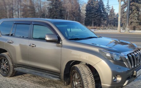 Toyota Land Cruiser Prado 150 рестайлинг 2, 2014 год, 3 650 000 рублей, 6 фотография