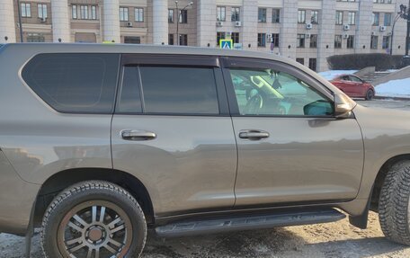 Toyota Land Cruiser Prado 150 рестайлинг 2, 2014 год, 3 650 000 рублей, 18 фотография