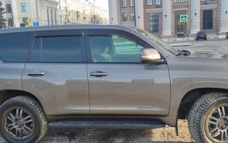 Toyota Land Cruiser Prado 150 рестайлинг 2, 2014 год, 3 650 000 рублей, 19 фотография