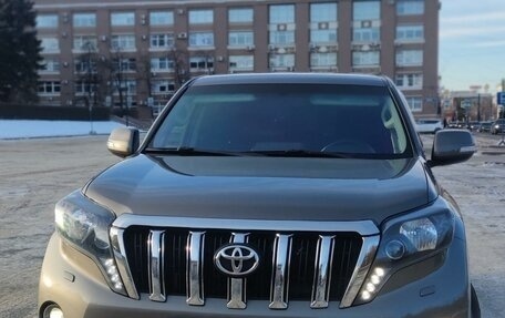 Toyota Land Cruiser Prado 150 рестайлинг 2, 2014 год, 3 650 000 рублей, 28 фотография