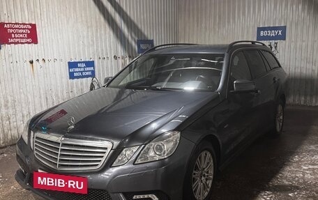 Mercedes-Benz E-Класс, 2010 год, 1 800 000 рублей, 3 фотография