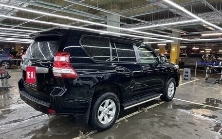 Toyota Land Cruiser Prado 150 рестайлинг 2, 2016 год, 5 500 000 рублей, 3 фотография