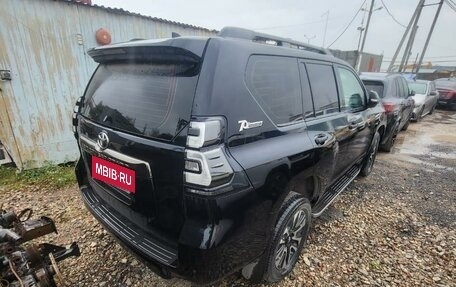 Toyota Land Cruiser Prado 150 рестайлинг 2, 2021 год, 3 500 000 рублей, 4 фотография