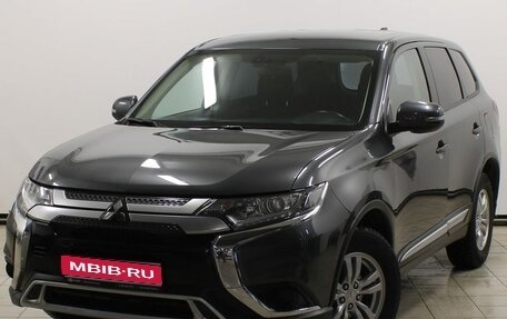 Mitsubishi Outlander III рестайлинг 3, 2019 год, 2 399 900 рублей, 1 фотография