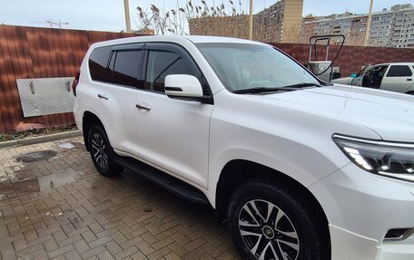 Toyota Land Cruiser Prado 150 рестайлинг 2, 2019 год, 5 000 000 рублей, 6 фотография