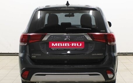 Mitsubishi Outlander III рестайлинг 3, 2019 год, 2 399 900 рублей, 6 фотография