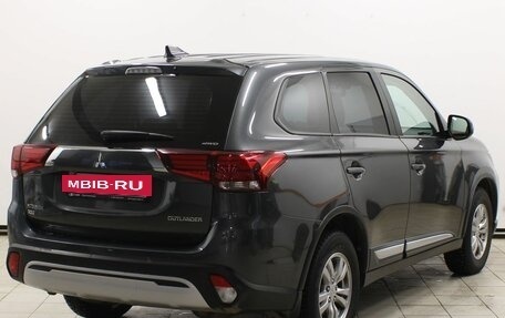 Mitsubishi Outlander III рестайлинг 3, 2019 год, 2 399 900 рублей, 5 фотография