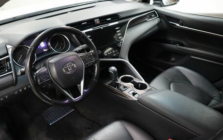 Toyota Camry, 2019 год, 2 627 000 рублей, 15 фотография