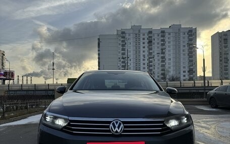 Volkswagen Passat B8 рестайлинг, 2016 год, 1 950 000 рублей, 2 фотография