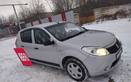 Renault Sandero I, 2013 год, 675 000 рублей, 2 фотография