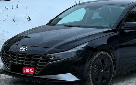 Hyundai Elantra, 2021 год, 1 950 000 рублей, 2 фотография