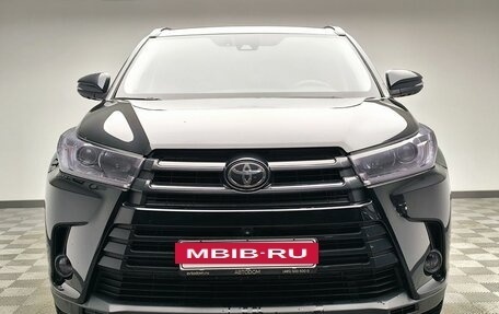 Toyota Highlander III, 2019 год, 5 050 000 рублей, 2 фотография