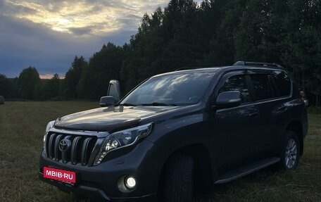 Toyota Land Cruiser Prado 150 рестайлинг 2, 2015 год, 4 450 000 рублей, 9 фотография