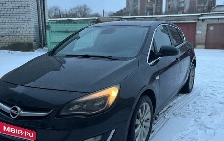 Opel Astra J, 2012 год, 930 000 рублей, 2 фотография