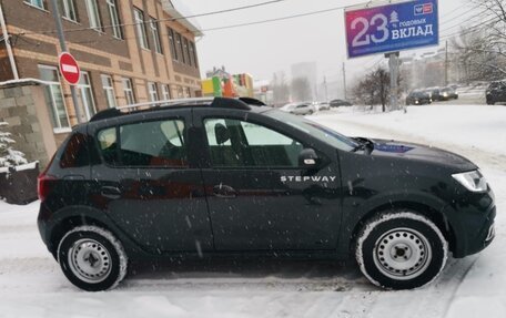 Renault Sandero II рестайлинг, 2020 год, 1 200 000 рублей, 2 фотография