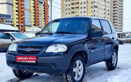 Chevrolet Niva I рестайлинг, 2017 год, 820 000 рублей, 3 фотография