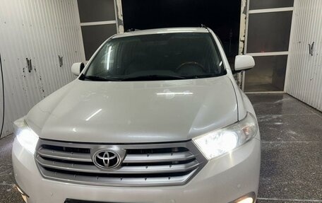 Toyota Highlander III, 2012 год, 3 400 000 рублей, 1 фотография