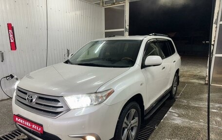 Toyota Highlander III, 2012 год, 3 400 000 рублей, 5 фотография