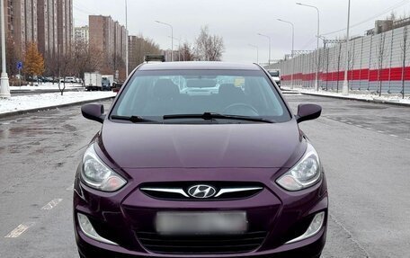 Hyundai Solaris II рестайлинг, 2011 год, 680 000 рублей, 2 фотография