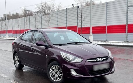 Hyundai Solaris II рестайлинг, 2011 год, 680 000 рублей, 3 фотография