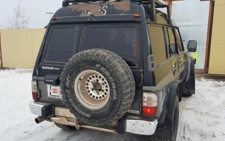 Nissan Safari IV, 1993 год, 950 000 рублей, 2 фотография