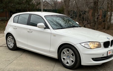 BMW 1 серия, 2010 год, 880 000 рублей, 2 фотография