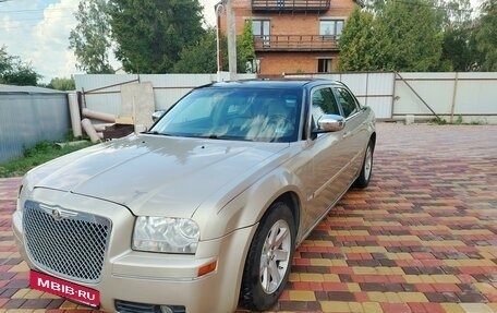 Chrysler 300C II, 2005 год, 920 000 рублей, 3 фотография