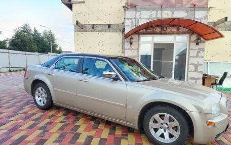 Chrysler 300C II, 2005 год, 920 000 рублей, 7 фотография