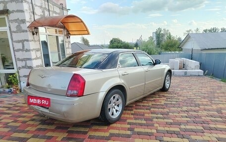 Chrysler 300C II, 2005 год, 920 000 рублей, 9 фотография