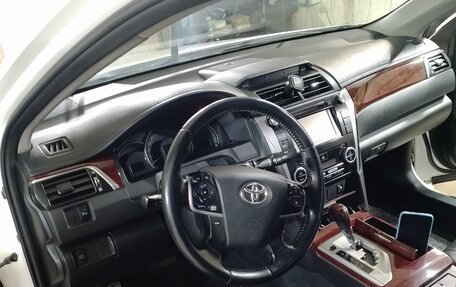 Toyota Camry, 2012 год, 1 590 000 рублей, 7 фотография