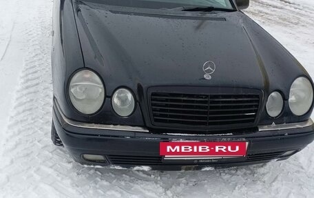 Mercedes-Benz E-Класс, 1999 год, 600 000 рублей, 10 фотография