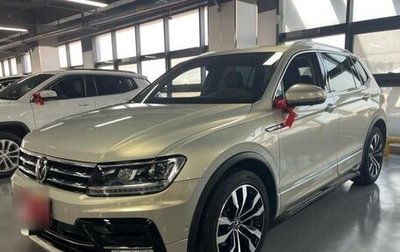 Volkswagen Tiguan II, 2021 год, 2 400 000 рублей, 1 фотография