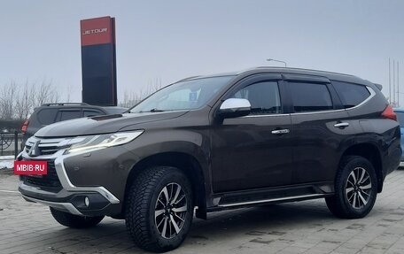 Mitsubishi Pajero Sport III рестайлинг, 2017 год, 2 800 000 рублей, 3 фотография