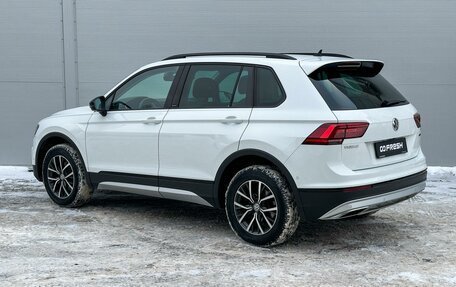 Volkswagen Tiguan II, 2019 год, 2 715 000 рублей, 2 фотография