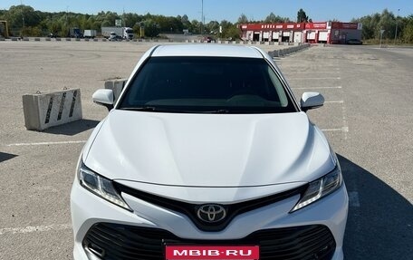 Toyota Camry, 2020 год, 2 250 000 рублей, 1 фотография