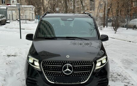 Mercedes-Benz V-Класс, 2024 год, 15 800 000 рублей, 2 фотография