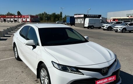 Toyota Camry, 2020 год, 2 250 000 рублей, 2 фотография