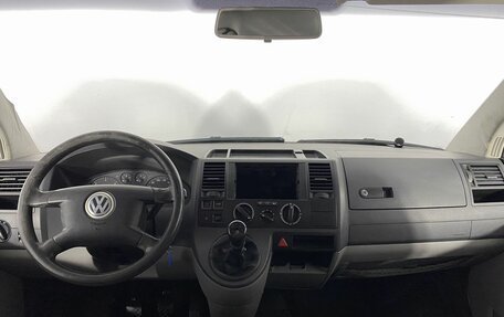 Volkswagen Transporter T5 рестайлинг, 2004 год, 740 000 рублей, 14 фотография