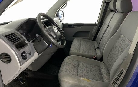 Volkswagen Transporter T5 рестайлинг, 2004 год, 740 000 рублей, 11 фотография