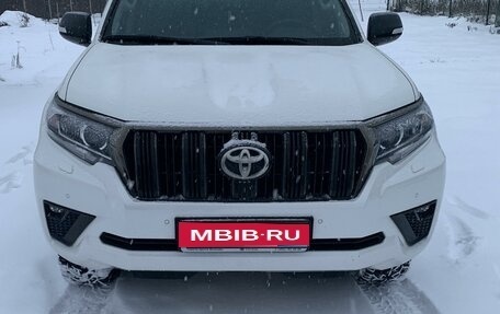 Toyota Land Cruiser Prado 150 рестайлинг 2, 2021 год, 7 300 000 рублей, 1 фотография