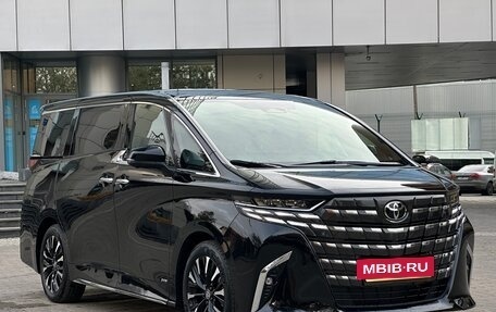 Toyota Alphard, 2024 год, 17 200 000 рублей, 2 фотография