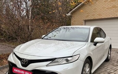 Toyota Camry, 2019 год, 2 050 000 рублей, 1 фотография