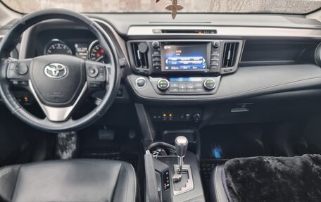 Toyota RAV4, 2018 год, 3 050 000 рублей, 16 фотография