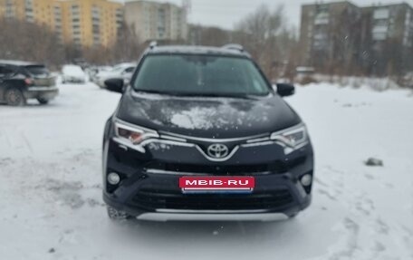 Toyota RAV4, 2018 год, 3 050 000 рублей, 18 фотография