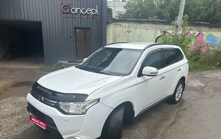 Mitsubishi Outlander III рестайлинг 3, 2013 год, 1 250 000 рублей, 1 фотография