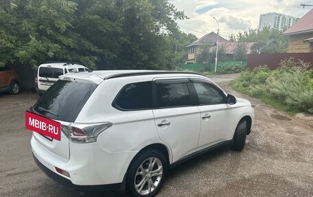 Mitsubishi Outlander III рестайлинг 3, 2013 год, 1 250 000 рублей, 5 фотография