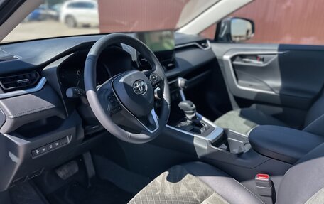 Toyota RAV4, 2024 год, 4 890 000 рублей, 11 фотография